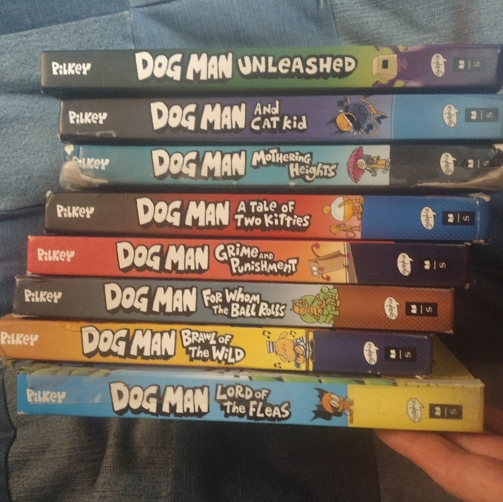 8 Dog Man Book Set
